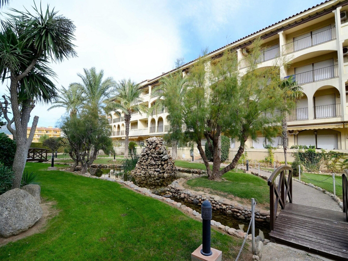 Garden 5, Apartment for 5 People With Garden, Girona