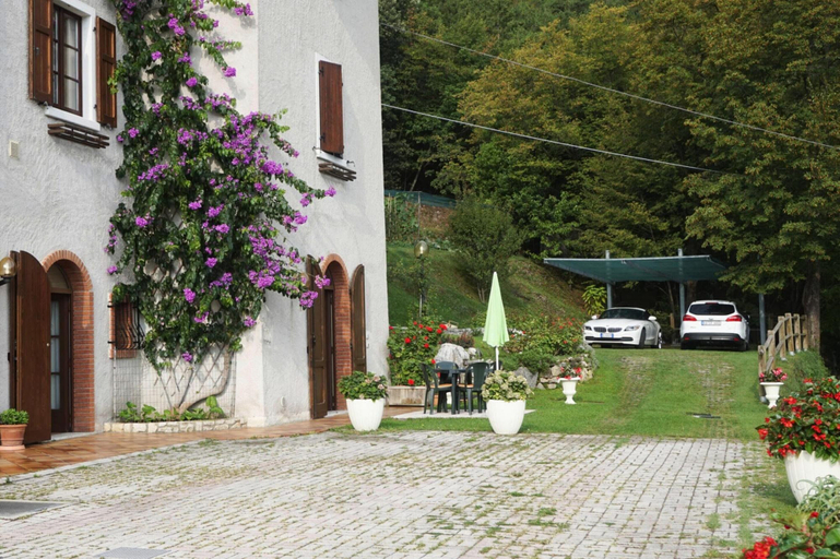 Exterior & Views 2, Apartments Casa Tamas, Limone, Brescia