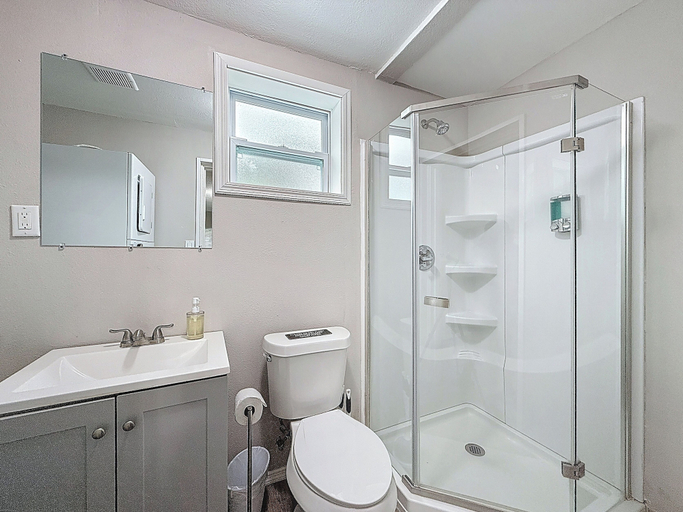 Interior 4, 3012 E Norfolk Street, Hillsborough