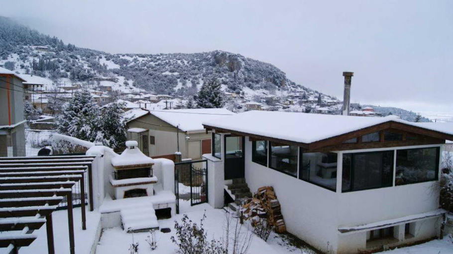 Room 3, Goura Guesthouse Garden Twin Room Lake Doxa, Peloponnese