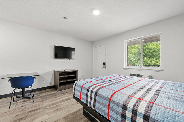 Room 3, Southern Suites East Point, Fulton