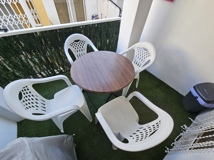 Balcony 4, Beach Escape for 6 in Benidorm, Alicante