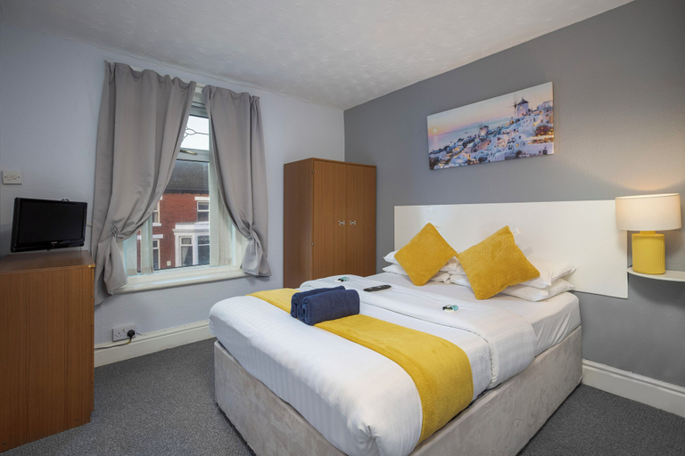 Bedroom 2, Royal Oakwell Hotel, Blackpool