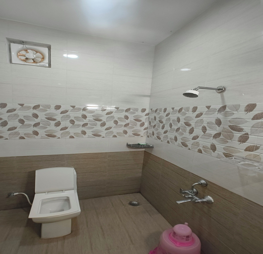 Bathroom 5, The Canalway Inn, Coimbatore