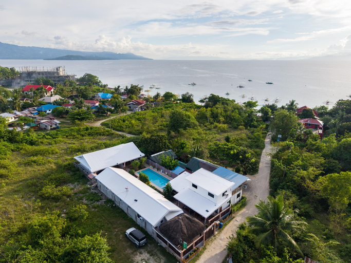 Others 4, Badi's Place , Moalboal