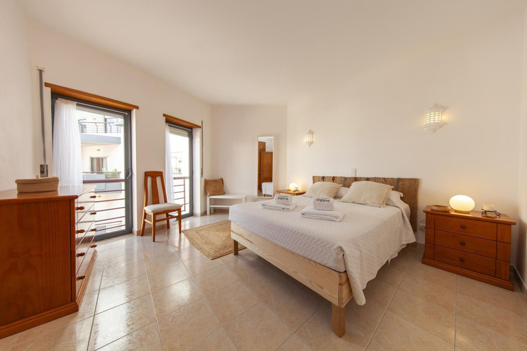 Room 5, B40 - Levante 2 Bedroom Apartment in Lagos, Lagos