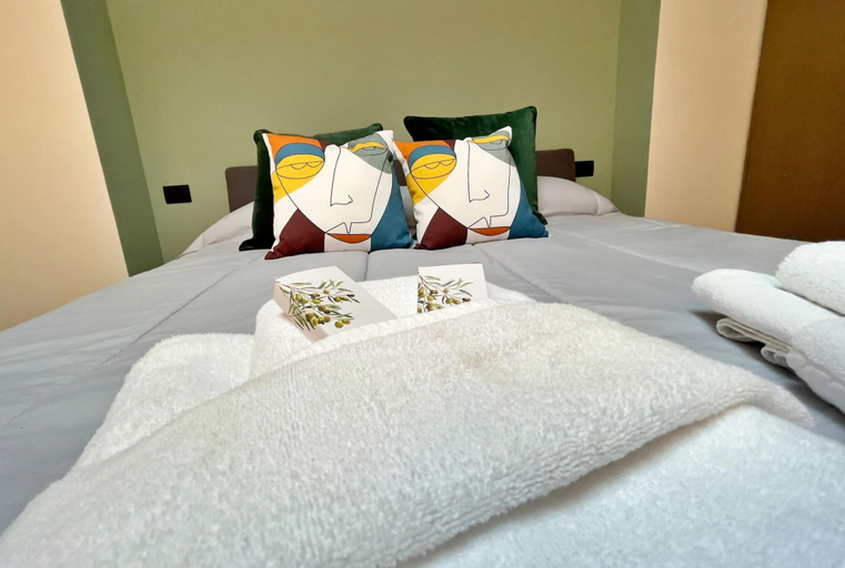 Room 5, Candiani Building - Modern 2BR Apartment Steps From Bovisa Politecnico, Milano