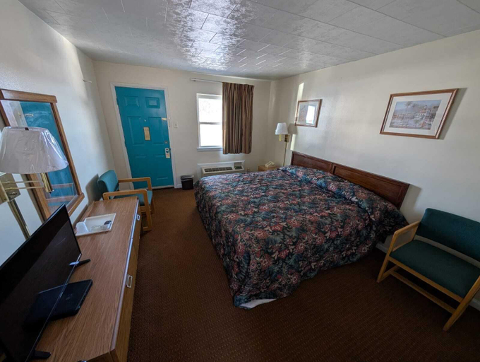 Bedroom 4, Relax Inn, New Castle