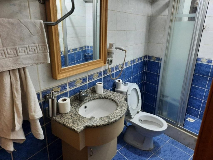 Bathroom 3, Grand Hisar Hotel, Beyoğlu