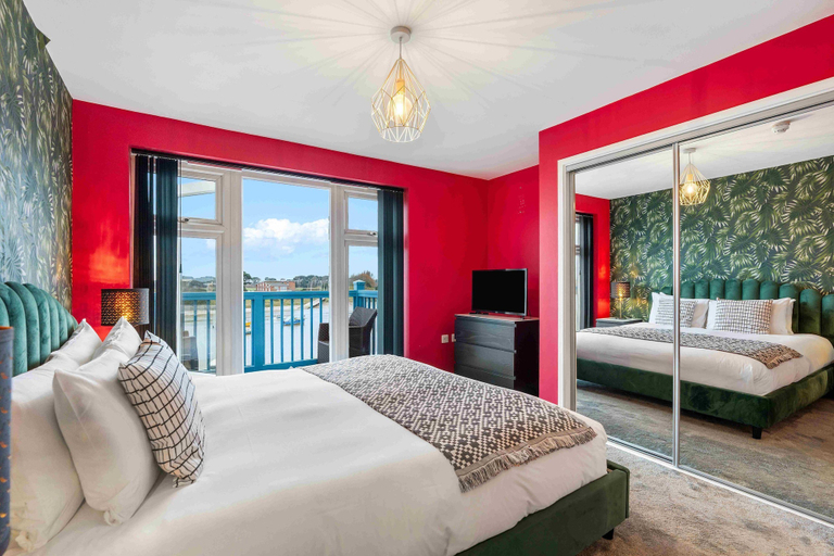 Room 3, River Heights With Views Parking By My Getaways, West Sussex