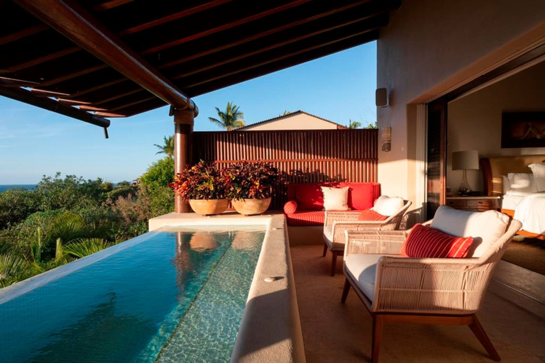 Room 2, Staffed Ocean View Villa w Four Seasons Amenities, Compostela