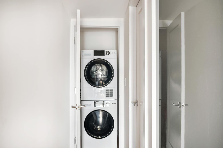 Room 2, 22-3b Sleek Modern 1BR Gramercy, New York