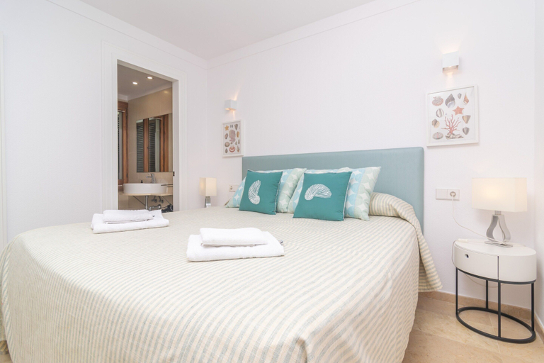 Room 2, Ed. Bellveure 2o A - Apartment With Free Wifi, Baleares