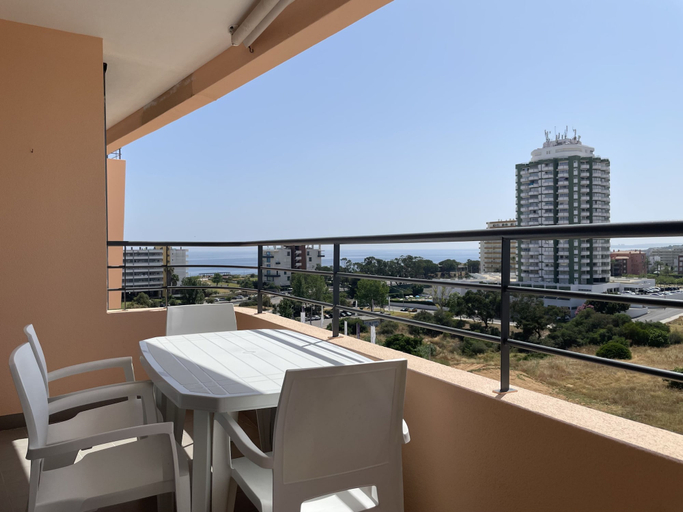 Room 2, 17 in Portim o With 2 Bedrooms and 1 Bathrooms, Portimão