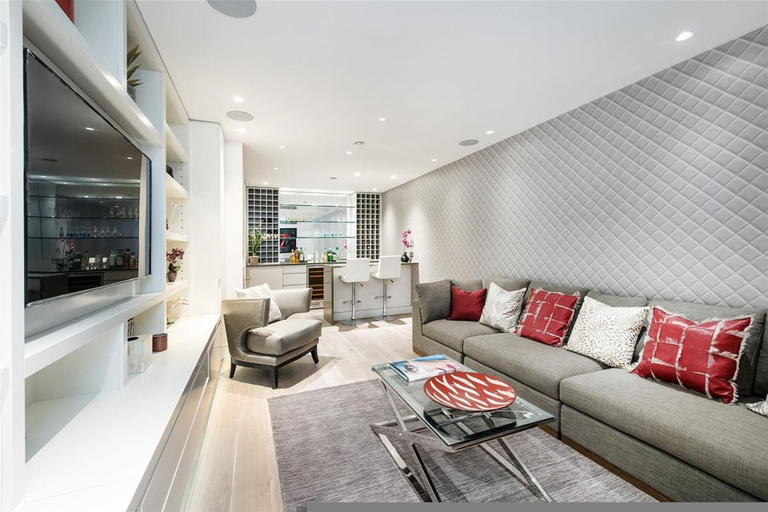 Exterior 2, Beautiful 4bed Mews Home--knightsbridge, London