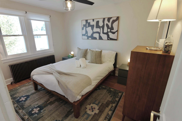 Interior 3, Stadium Armory Stay - 3 Bedroom, Washington D.C.