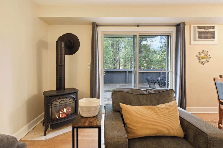 Interior 4, Abbot House Condo 4 With Sharc Passes, Deschutes