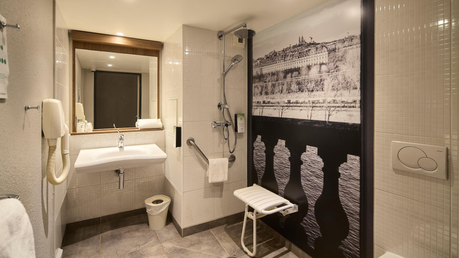 Bathroom 4, Campanile PRIME - Arcueil, Val-de-Marne