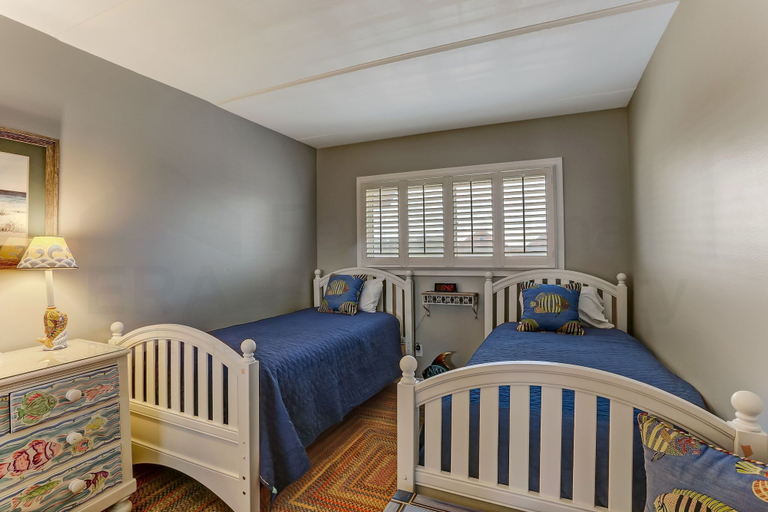 Interior 4, 203 Oceans of Amelia, Nassau