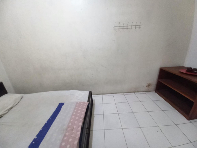 Room 3, OYO 95096 Dewi Sudirman Guest House, Bandung