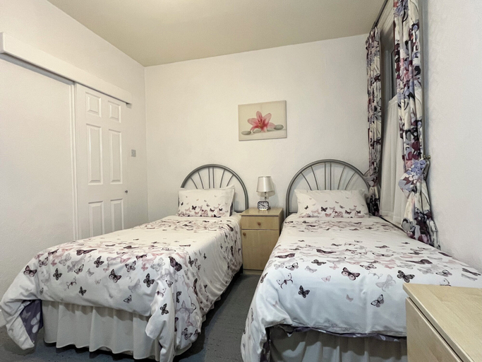 Room 2, seaview guest house, Sefton