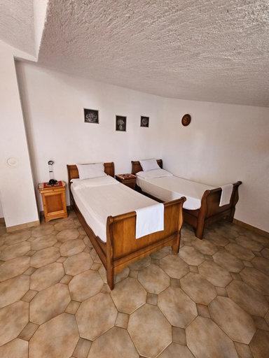 Room 2, Spacious Apartment in Tribunj, Vodice