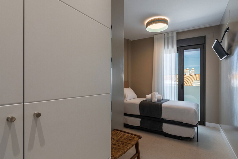 Room 4, Duplex Townhouse With Balcony, Huelva