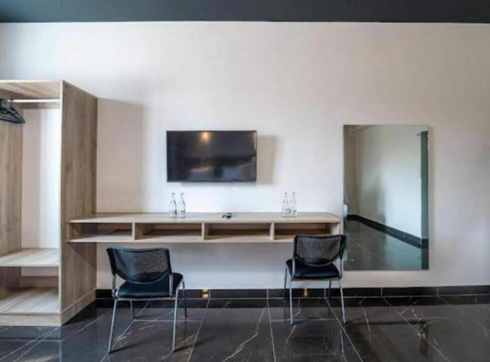 Others 5, Ivory Suites, Mvita