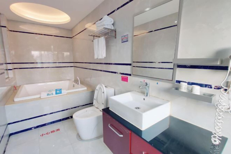 Bathroom 4, Yueqing Jane Eyre Theme Hotel, Wenzhou