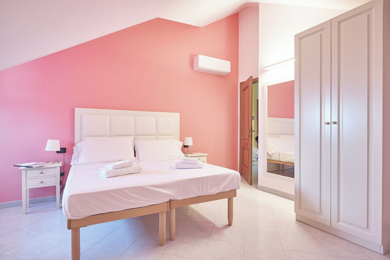 Interior 5, La Riviera dei Colori, Savona