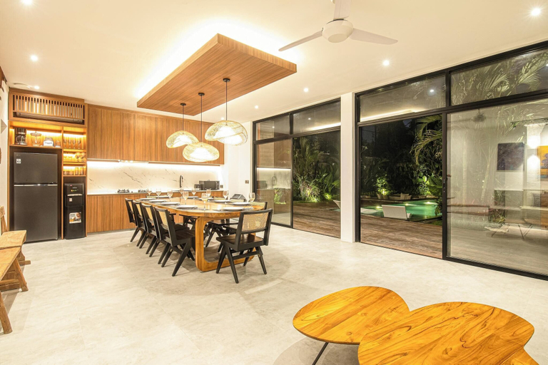Room 2, Refined 5BR Contemporary Villa 400m to the Beach, Badung