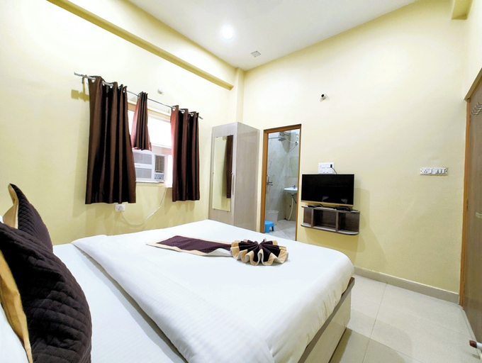 Room 5, Hotel Medhya Grand Varanasi, Varanasi