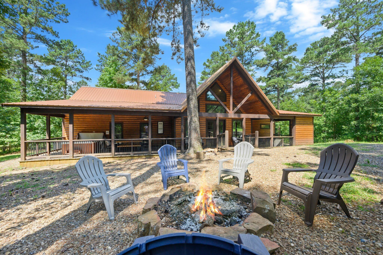 Property grounds 4, Majestic High - Cabin for 17, McCurtain