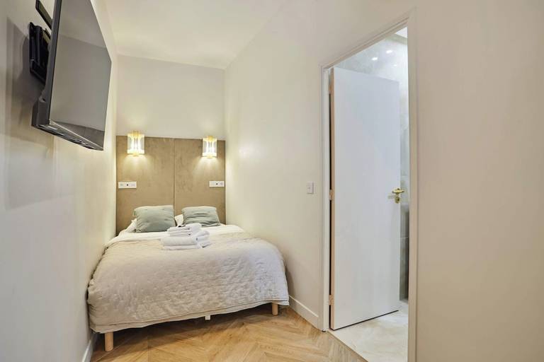 Bedroom 3, Superb Air-conditioned Apartment Center of Paris, Paris
