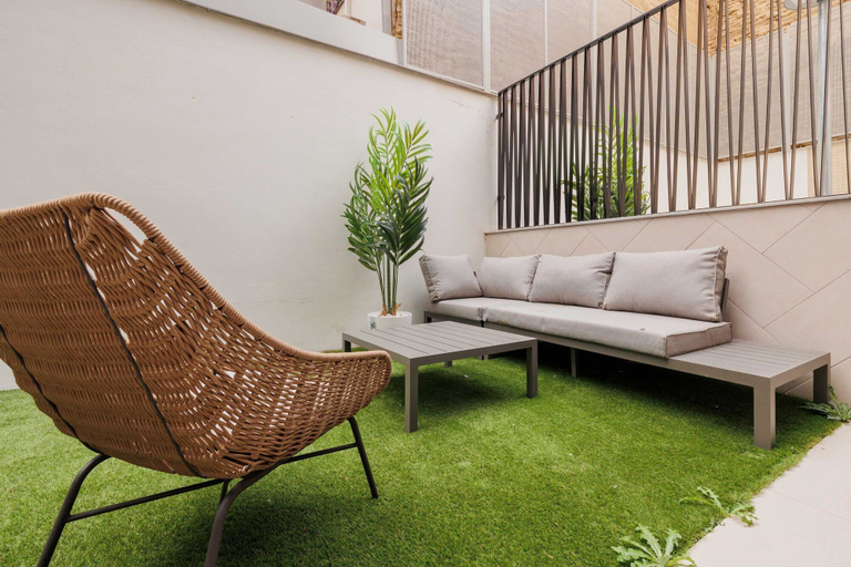 Room 3, w Comfy 2BR w Great Terrace in Chueca, Madrid