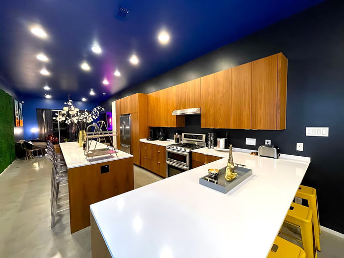 Interior 4, Ultimate 10br Group Getaway6min to Rainey Street, Travis
