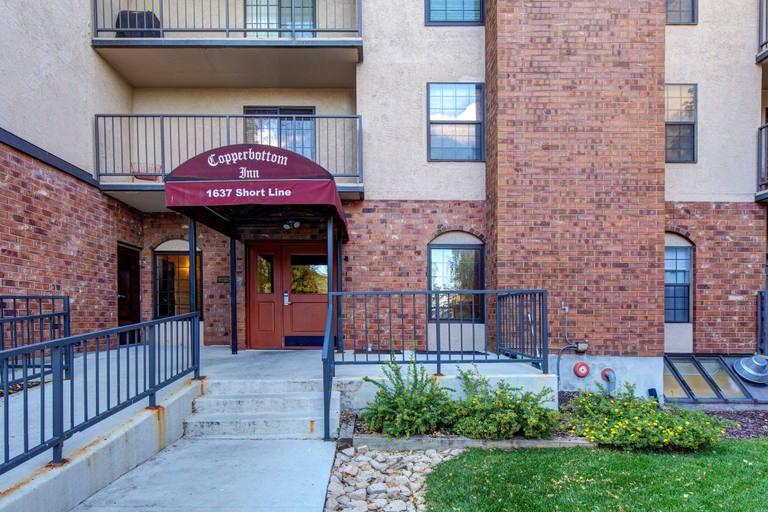 Exterior detail, Copperbottom Inn 307 1 Bedroom Condo, Summit