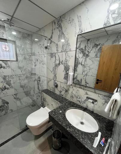 Bathroom 2, Hotel Premji by Shivalaya Darshanam, Devbhumi Dwarka