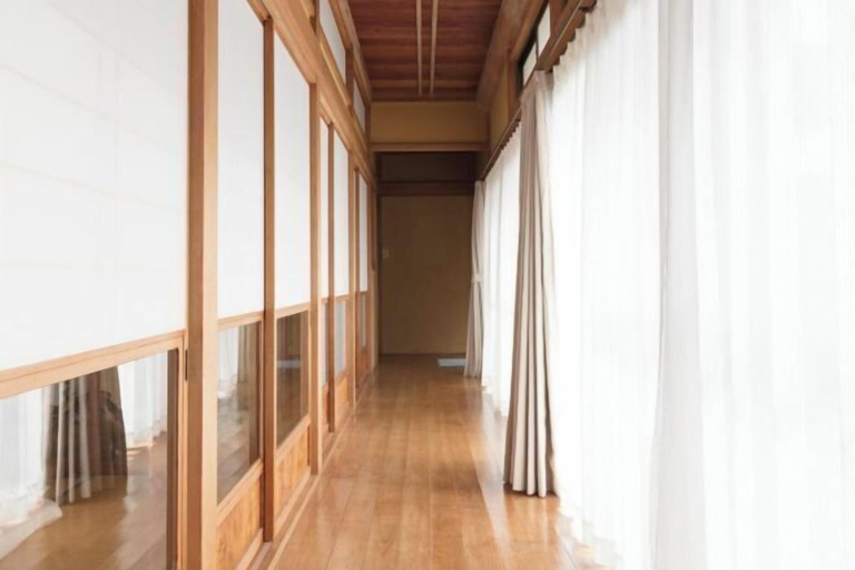 Interior 2, Tsubakihausu, Kōzaki