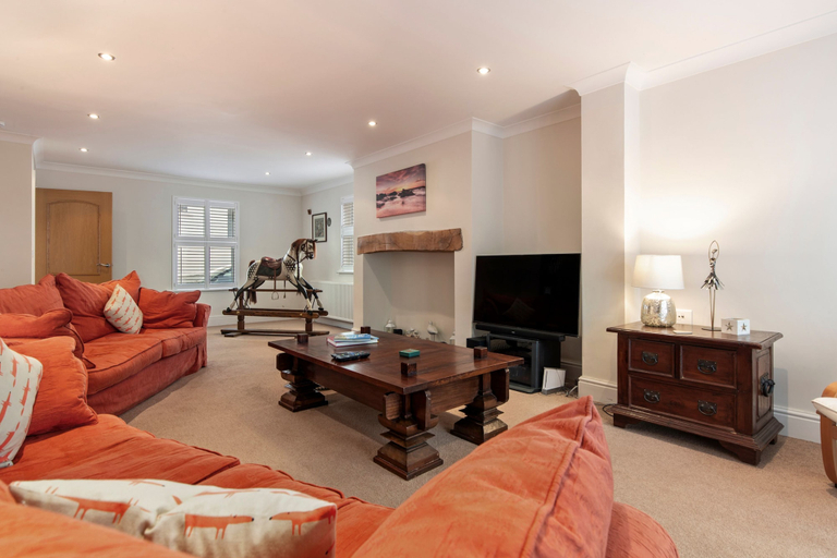 Room 4, Daisy Cottage - St Florence Parking, Pembrokeshire