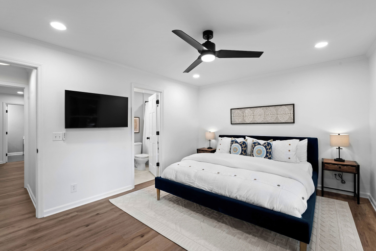 Interior 5, Queens Cove, Iredell
