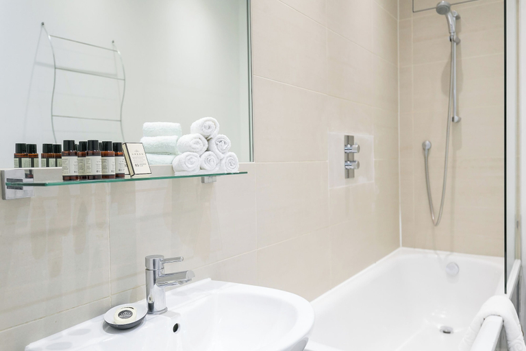 Bathroom 3, Urban Chic - Bond Street, London