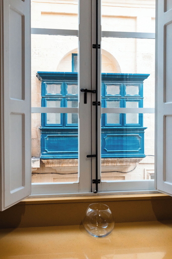 Interior 4, Santorini Court
