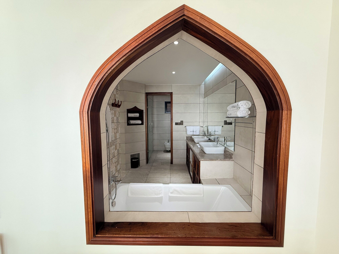 Bathroom 4, Shukran Palace, Kati