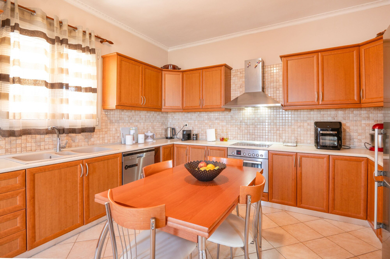 Room 5, Villa Tzintzola in Kato Garouna, Ionian Islands