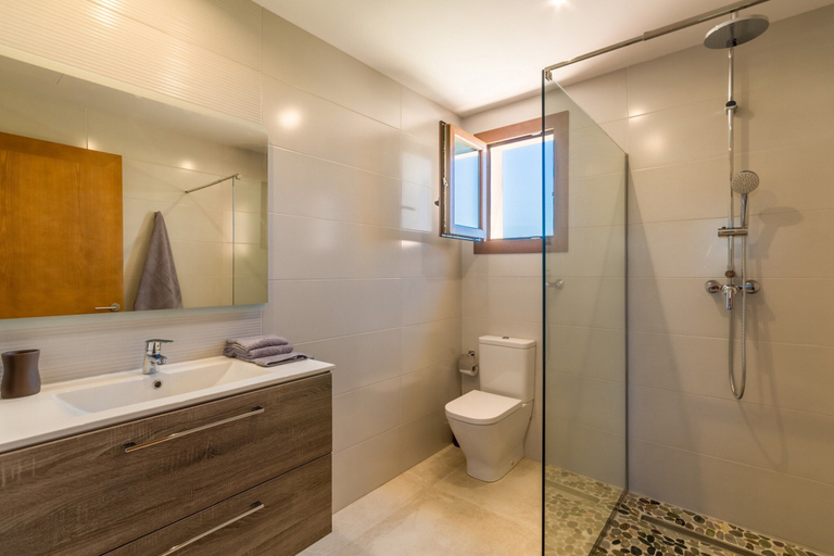 Bathroom 4, Villa in Spain With Private Pool & Beaches Nearby, Baleares