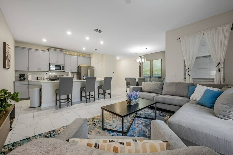 Interior 5, Luxury 4BR Villa w Pool Near Disney Parks, Osceola