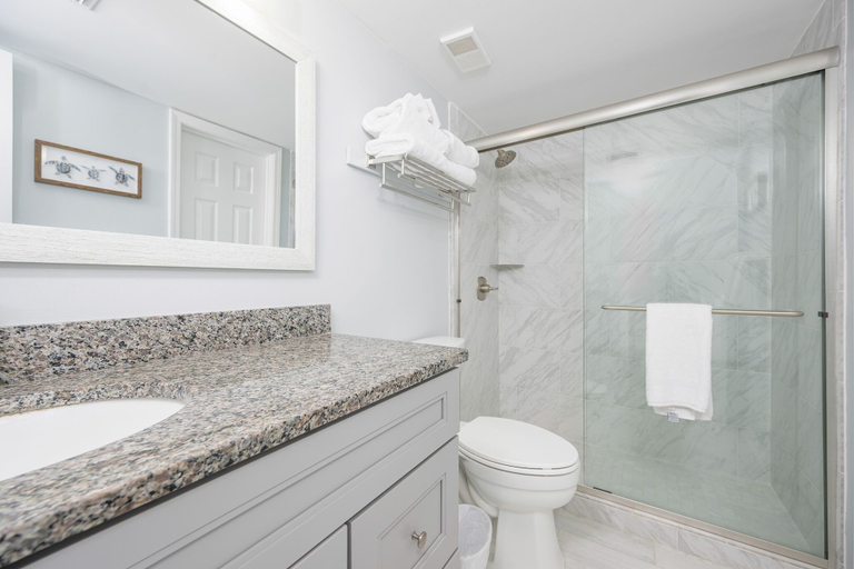 Bathroom 4, Phoenix Iv 4023 3 Bedroom Condo, Baldwin