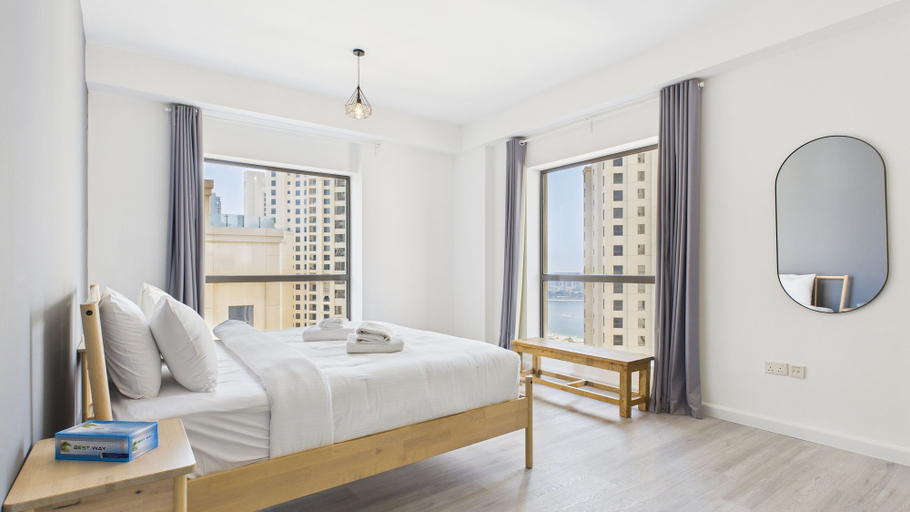 Room 4, Spacious 2 BR with Sea & Marina View, Dubai