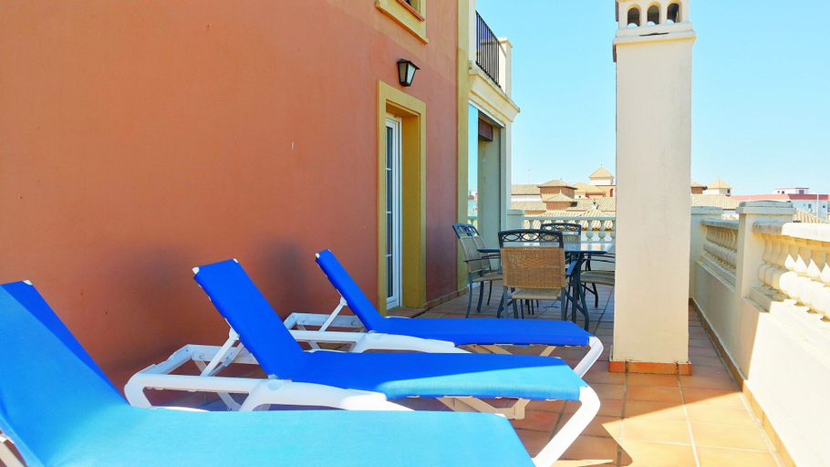 Outdoor dining 2, Seaside Duplex in Punta del Moral for 5, Huelva